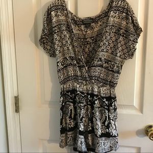 Black & white V-neck romper